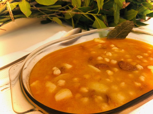 Guiso de garbanzos con chorizo