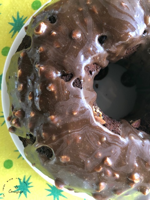 Bizcocho de chocolate y avellanas
