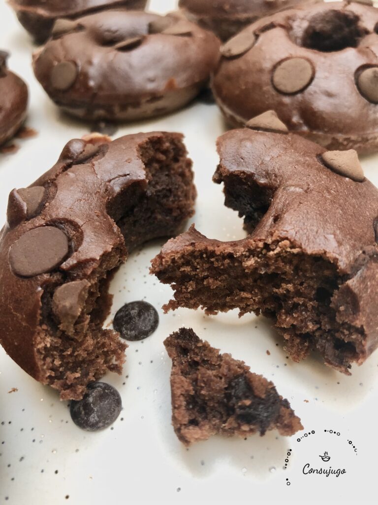 Donuts de chocolate y plátano saludable